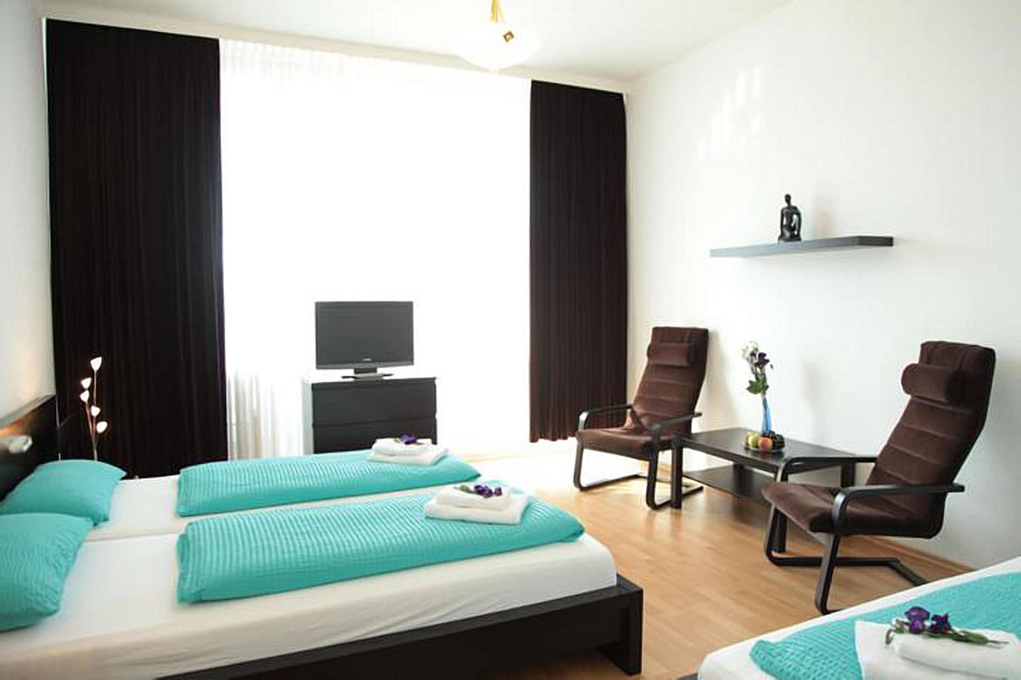 Vega Aparthotel 3*